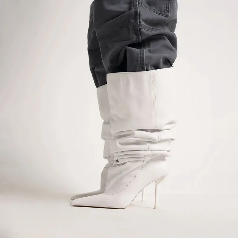 Bottes à talon aiguille et bout carré