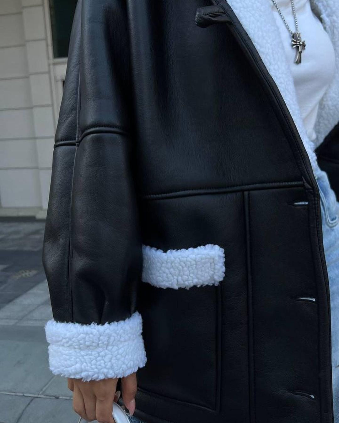 Manteau en cuir et fourrure